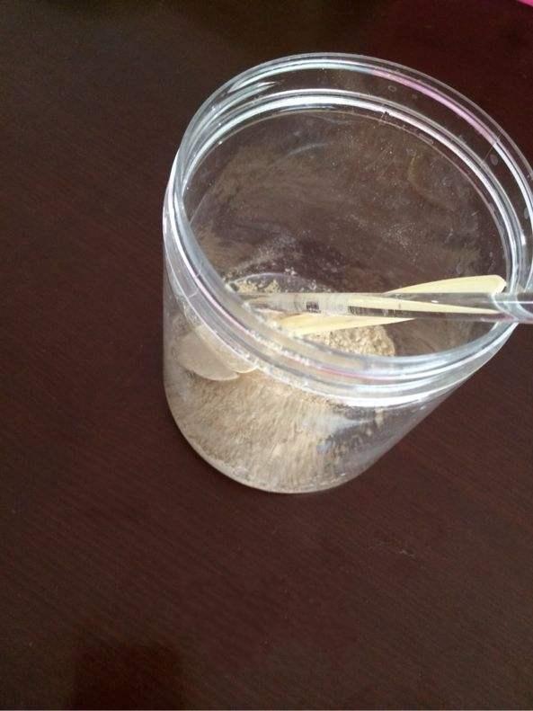 然后用3-5勺七子西部,一个蜂蜜蛋清,一勺珍珠粉再加一勺鸡蛋,然后混合欧洲白粉生产橄榄油图片