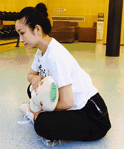 她胖到只能演大妈,为争口气怒瘦,美到震惊娱乐圈