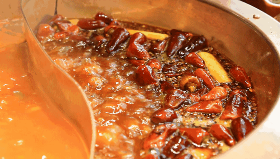 在成都,吃火锅有两种人…第一种:好了吗?可以吃了吗?