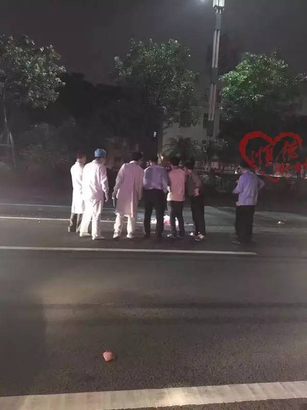 105国道今年最惨烈车祸,路人被碾成"肉酱"!图片