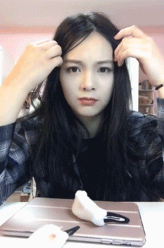 求大神帮我把这张动态图改成正方形40帧以下100k以下!