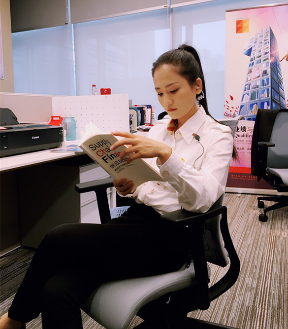 励志剧中有态度,80后李鑫影演员彰显青春活力