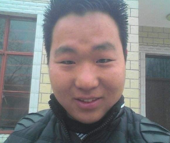 一,印堂凹陷,或眉侵印堂,或美人尖啄印堂,即代表此人性格悲观,不容易