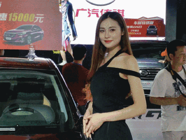 长沙最近几天都要被这个地方的美女与豪车霸屏了!