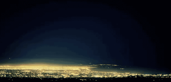 一开始,我们在ps中打开 gif 图,然后点窗口→时间轴,看到的界面是上面