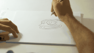 咧嘴笑的彩色照片 却是下面这组漫画 悲伤蛙 pepe 脱裤子脱到脚踝的