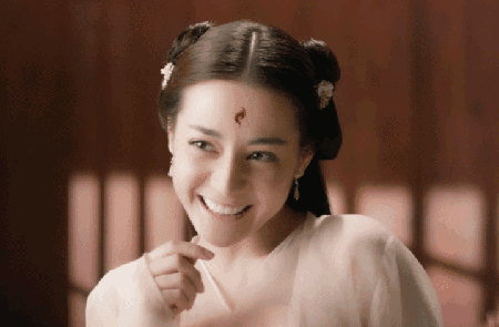 美萌小凤九实力圈粉!全因"m型唇"?
