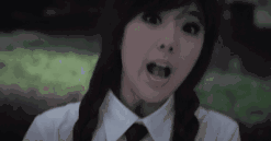 这可就引起车厢内一阵骚动了, 在场有好心乘客提醒女子尽快报警维权.