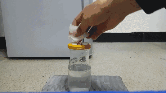 震惊!降温也能使水沸腾,速戳…… | 正经玩