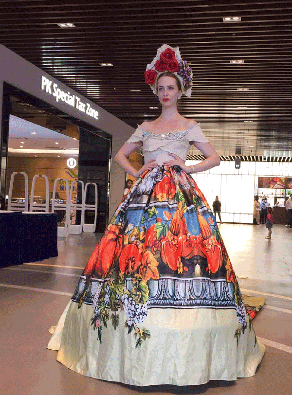 哇!前方又发现一大批古典美女