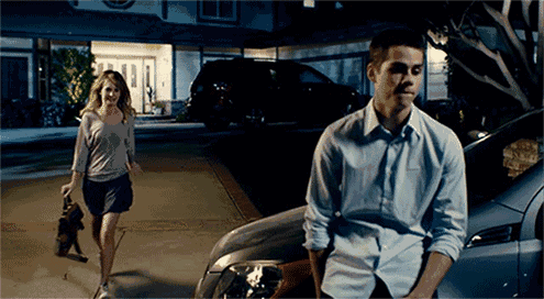 那些在你需要时及时伴你左右的人,足以让我们仍然相信爱情和友情.