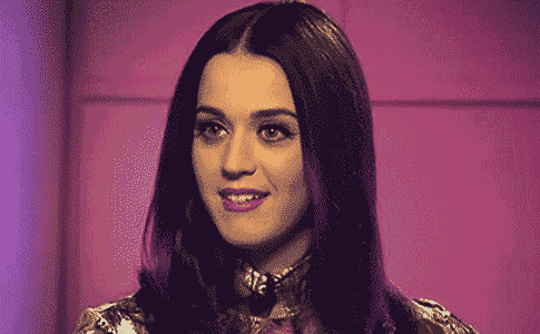 举个栗子,某情感博主,粉丝几十万,接一条广告几万块,可以说很有钱了