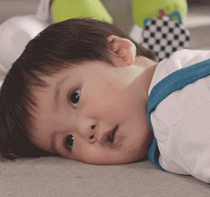 【粉妈私享】揭秘《妈妈是超人》里和小鱼儿pk饭量的大眼萌娃