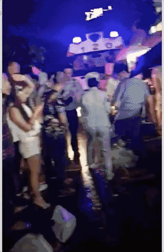 现场观众提供的视频