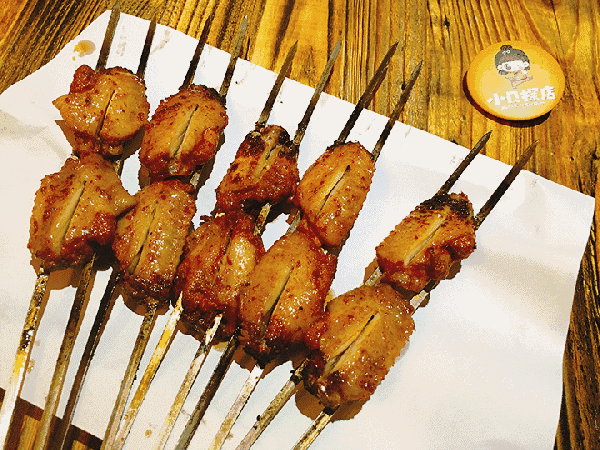 烤鸡翅 8元/串