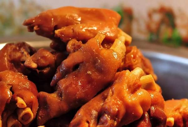 猪脚怎么弄小块 a9d2lz6641916371619.jpg