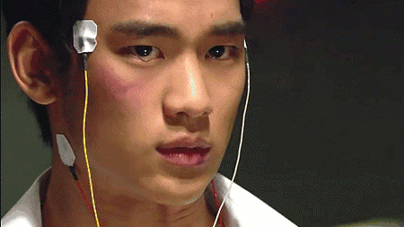 为了演好这个角色,秀贤欧巴还 特意跑去做陪练学习拳击.