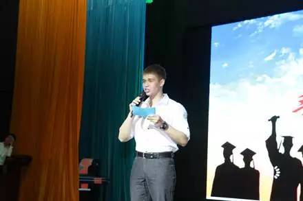 宋西软,崔恩寿随后带来的双人舞,中国学生李思阳,徐雅飞,颜妃沫和高三
