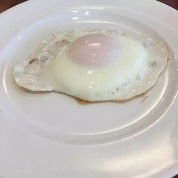 fried egg jellyfish,turtle frog 另外像热牛奶(hot milk),煎蛋(哈哈哈哈我说的fried egg)这些隐藏菜单