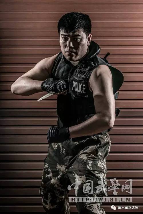 快来看!这里有一组武警兵哥的帅气写真