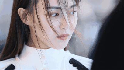 迪丽热巴刘亦菲都超爱的龙须刘海,你也可以轻松尝试