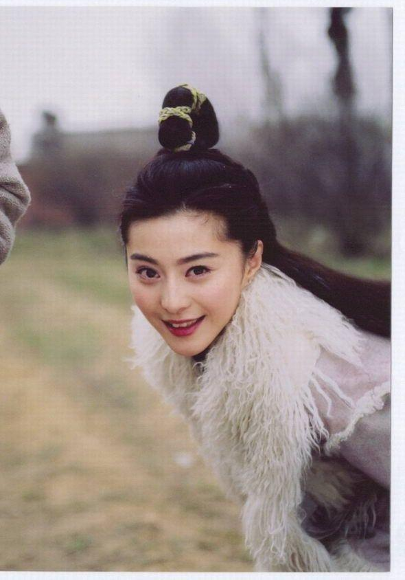 范冰冰出道6年就拍了15部古装剧,金锁不是最美!