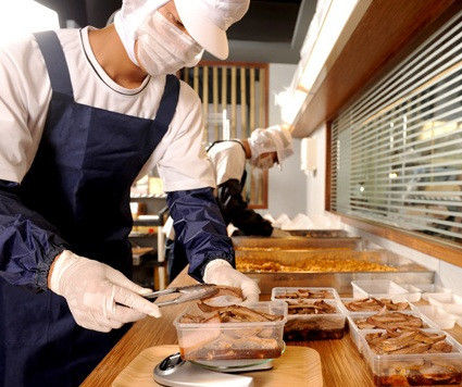 创业开什么饮食店好呢女生，创业开什么饮食店好呢女生赚钱