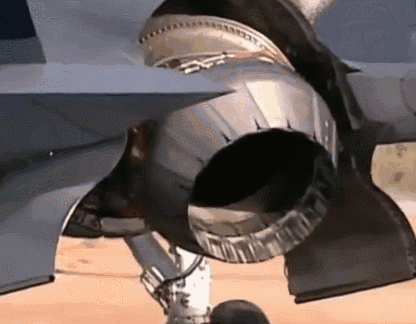 让f-35b型在垂直起降上像极了使用同样设计喷管的雅克-141,外加上两者