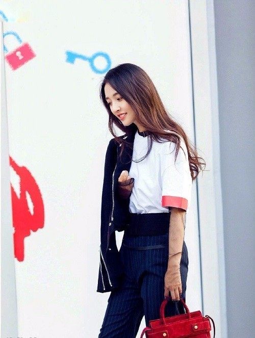 吴倩时尚街拍,邻家小清新女孩转变为时尚都市girl