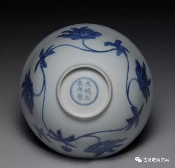 明成化青花蜀葵纹碗底