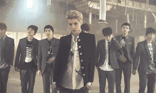 鹿晗大张伟遭电击?小鲜肉搞笑怼逗比!