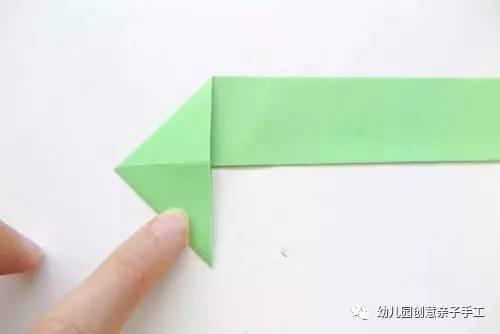 幼儿园亲子手工之折纸:折龙舟与粽子,是应景之作