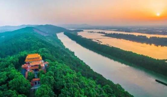 与城头山遗址公园,千年古刹钦山寺,澧县文庙被旅游专家誉为"澧县四大