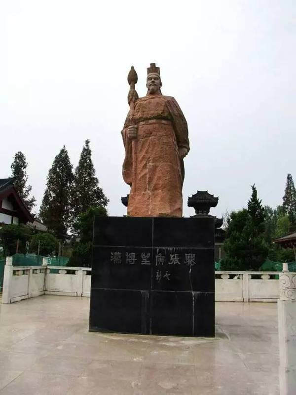 张骞墓,位于汉中城固县城西3.