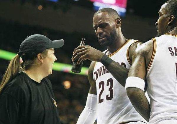 詹姆斯总得分最新数据及排名 a2l83o3907885065241.jpg