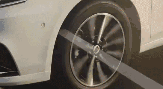 5l的油耗,最大705km的里程,想用电时就用电,想用油时就用油,这种任性