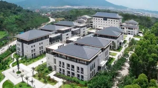 2014年12月30日,闽江学院新华都商学院大楼工程获得中国建设工程鲁班
