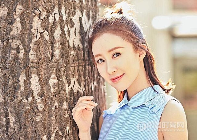 舒畅多款夏日清新写真搭配图片曝光 明媚动人似花园精灵