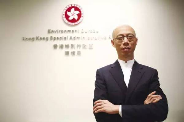 罗致光 2 另一版本则称,两名部门首长运输署长杨何蓓茵与机电工程署长
