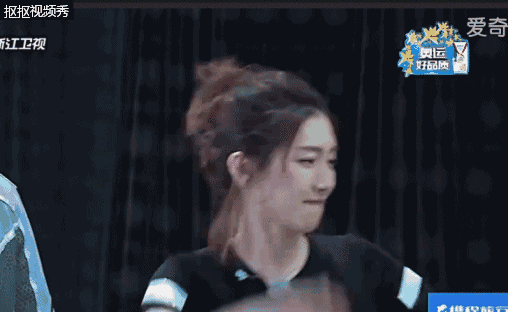 不过下手那么狠也吓着艺兴了吧 微博发出来之后,网友跑去心疼江疏影