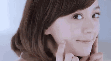 我本身就是油皮,每到夏天都会特别烦恼,即使不晒太阳,在空调房脸颊一