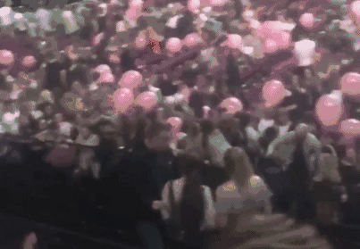 中再现了,而且由于大家逃跑的时候很慌乱,很可能出现了踩踏等二次事故