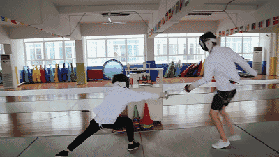 击剑初体验,当防护装备少了条裤子