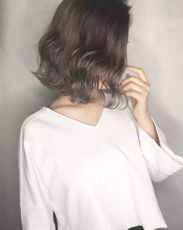 自己怎样给自己剪齐肩发 a2d4jz3467016416619.jpg