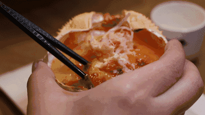 在青岛,长得好看真的能当饭吃!青岛日料界的ssr惊现一大波美女包场!