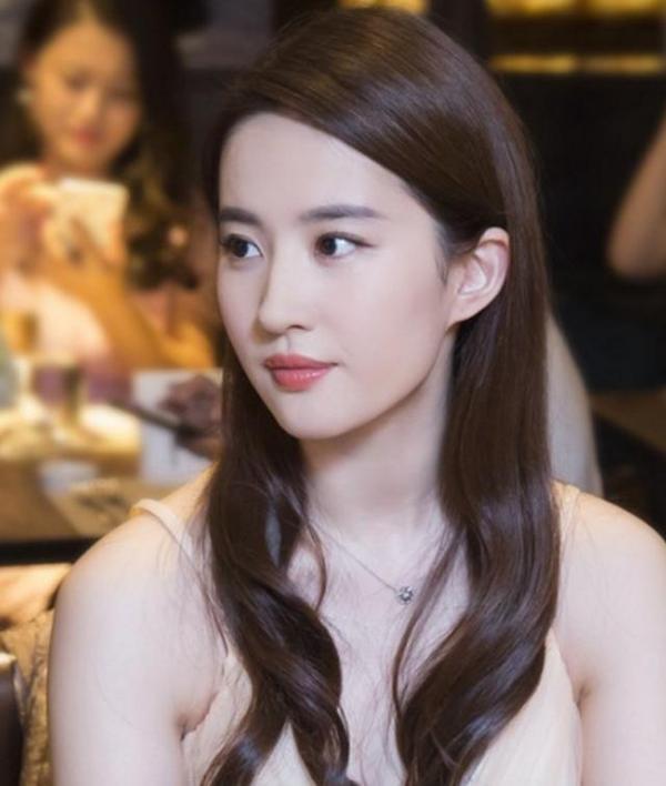 盘点娱乐圈最符合中国人审美的十张女明星面孔