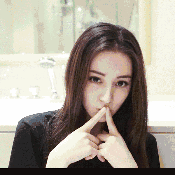 你胖迪当年虽然非主流过,但现在人家的自拍,萌到我差点挪不动脚了