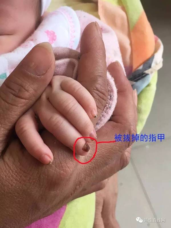 女子曝筠连男友与新女友亲热的"床照",新女友竟是她自己!