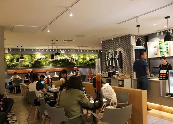 奶茶妹妹的店想做"茶界星巴克",有戏吗?