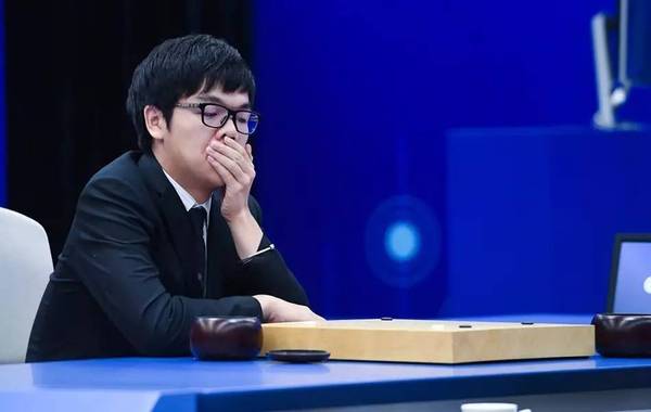 世界围棋第一人,柯洁哭了!你要的表情包来了!